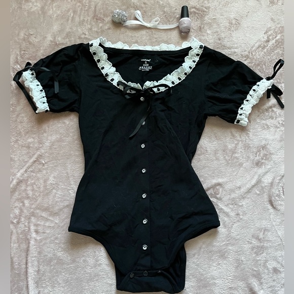 Cute Bodysuit 🖤🤍 - Picture 1 of 4